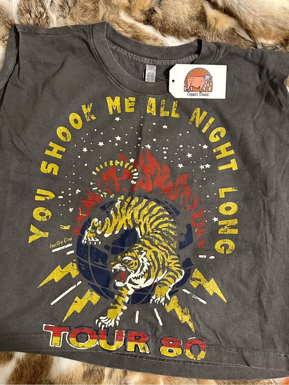 Tiger Graphic Distressed Look Cut Off Tshirt